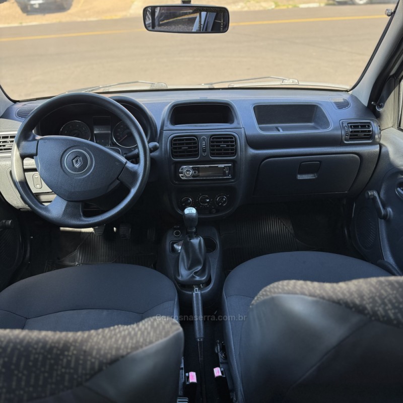 CLIO 1.0 AUTHENTIQUE 16V FLEX 4P MANUAL - 2014 - NOVO HAMBURGO