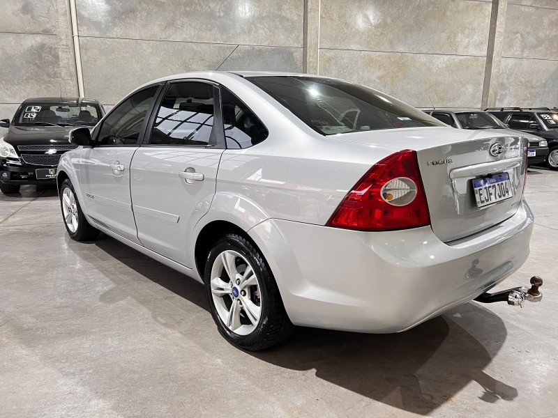 FOCUS 2.0 GLX SEDAN 16V FLEX 4P AUTOMÁTICO - 2009 - CAXIAS DO SUL