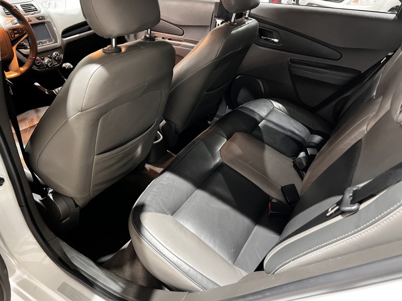 COBALT 1.8 MPFI LTZ 8V FLEX 4P MANUAL - 2015 - CAXIAS DO SUL