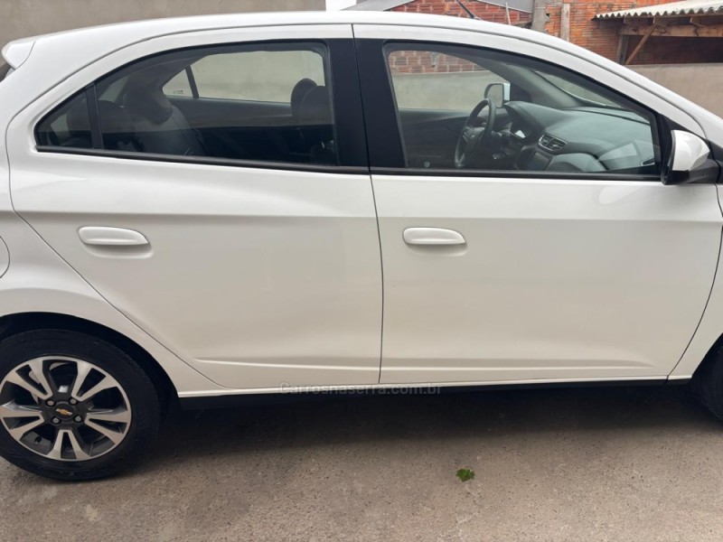 ONIX 1.4 MPFI LTZ 8V FLEX 4P MANUAL - 2015 - CAXIAS DO SUL
