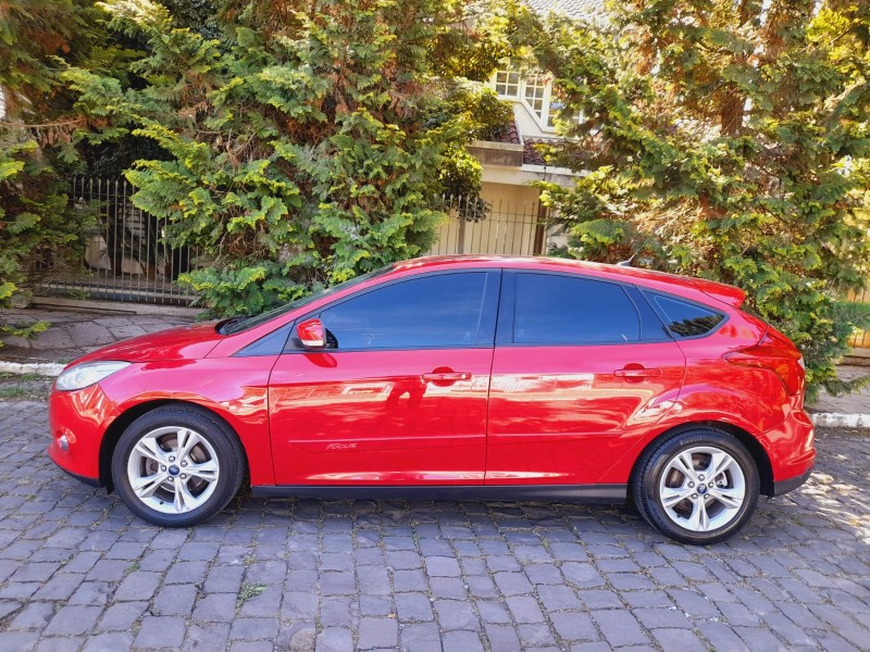 FOCUS 2.0 SE HATCH 16V FLEX 4P AUTO - 2015 - FARROUPILHA