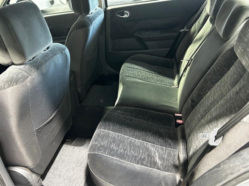 MÉGANE 1.6 DYNAMIQUE 16V FLEX 4P MANUAL - 2007 - CAXIAS DO SUL