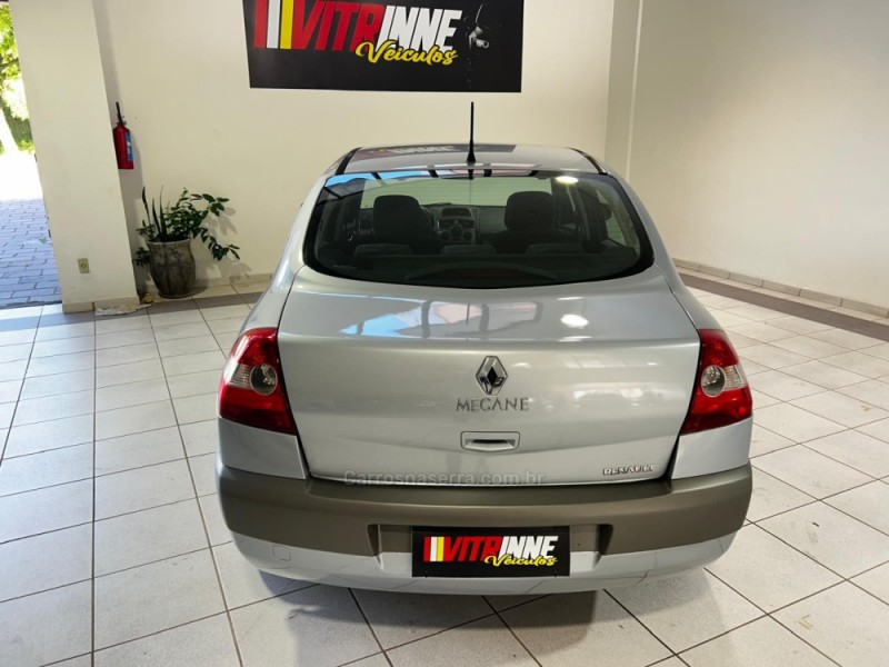 MÉGANE 1.6 DYNAMIQUE 16V FLEX 4P MANUAL - 2007 - CAXIAS DO SUL