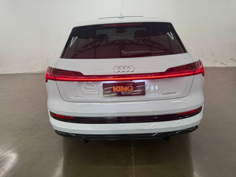 E-TRON PERFORMANCE ELÉTRICO 4P AUTOMÁTICO - 2021 - CAXIAS DO SUL