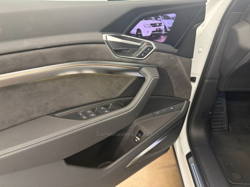 E-TRON PERFORMANCE ELÉTRICO 4P AUTOMÁTICO - 2021 - CAXIAS DO SUL