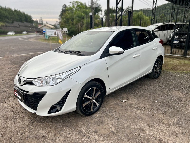 YARIS 1.5 XS 16V FLEX 4P AUTOMÁTICO