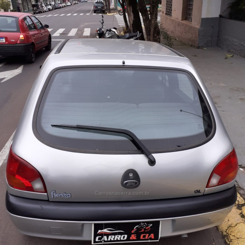 FIESTA 1.0 ROCAM 8V FLEX 4P MANUAL - 2000 - SANTA CRUZ DO SUL