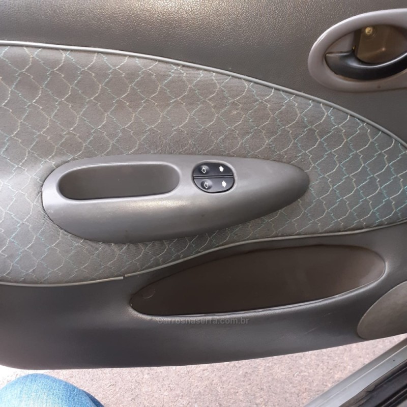 FIESTA 1.0 ROCAM 8V FLEX 4P MANUAL - 2000 - SANTA CRUZ DO SUL