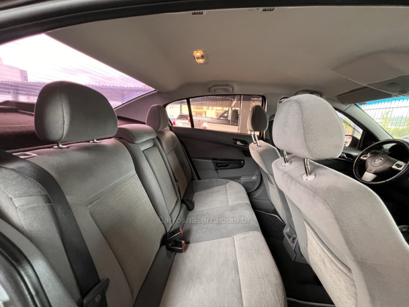 VECTRA 2.0 MPFI ELEGANCE 8V 140CV FLEX 4P MANUAL - 2010 - BOM PRINCíPIO