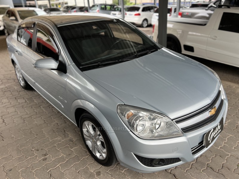 VECTRA 2.0 MPFI ELEGANCE 8V 140CV FLEX 4P MANUAL - 2010 - BOM PRINCíPIO