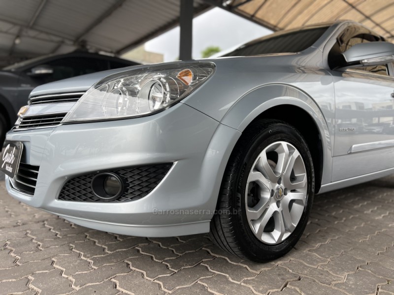 VECTRA 2.0 MPFI ELEGANCE 8V 140CV FLEX 4P MANUAL - 2010 - BOM PRINCíPIO