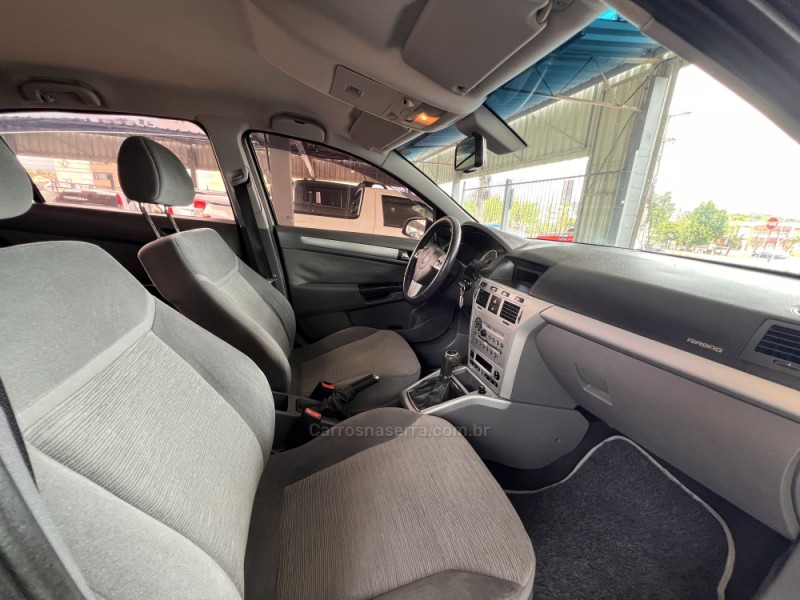 VECTRA 2.0 MPFI ELEGANCE 8V 140CV FLEX 4P MANUAL - 2010 - BOM PRINCíPIO