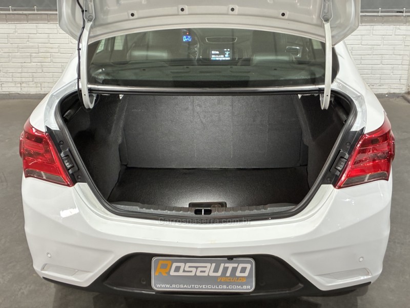 PRISMA 1.4 MPFI LTZ 8V FLEX 4P MANUAL - 2017 - VENâNCIO AIRES