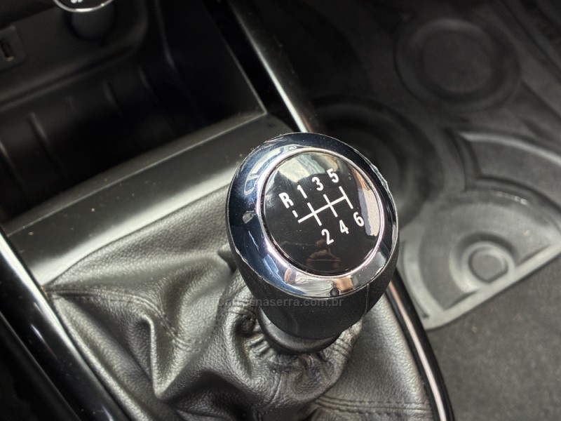 PRISMA 1.4 MPFI LTZ 8V FLEX 4P MANUAL - 2017 - VENâNCIO AIRES