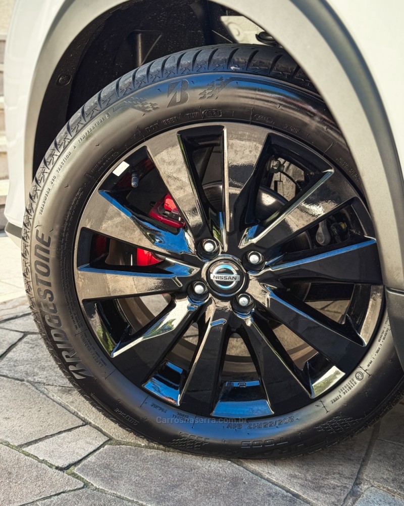 KICKS 1.6 XPLAY 16V FLEX 4P AUTOMÁTICO - 2022 - NOVO HAMBURGO