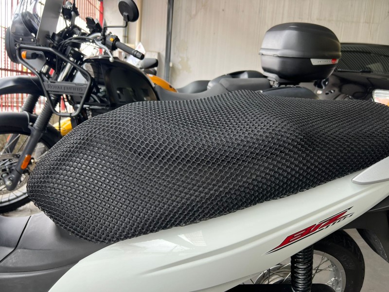 HONDA - BIZ 110I - 2022/2022 - Branca - R$ 13.900,00
