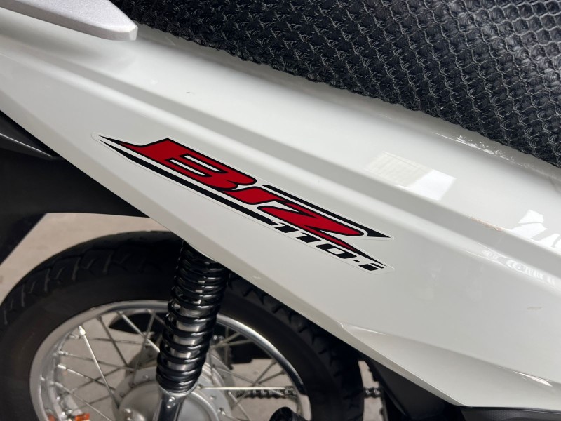 HONDA - BIZ 110I - 2022/2022 - Branca - R$ 13.900,00