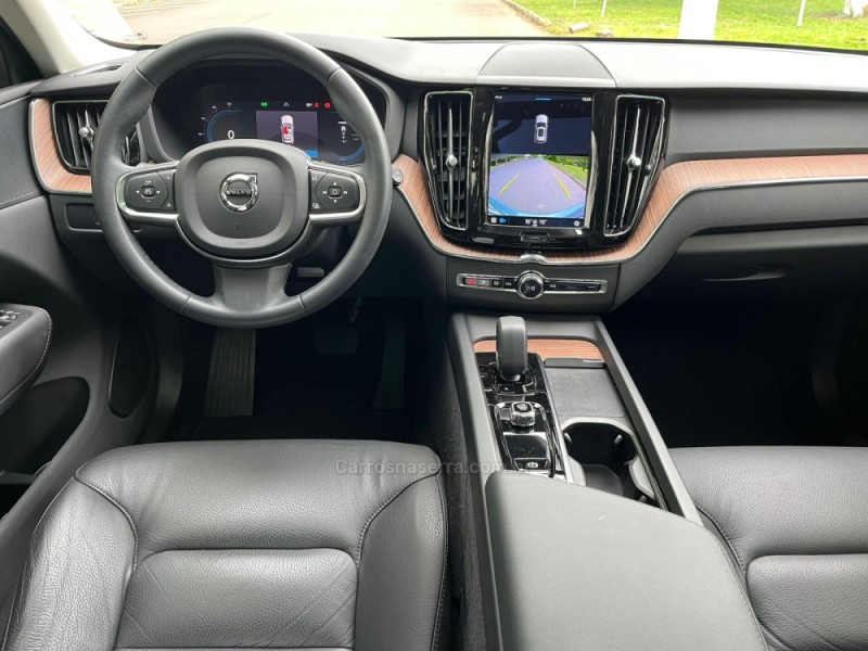 XC60 2.0 T8 RECHARGE PLUS AWD HIBRIDO 4P AUTOMÁTICO - 2023 - FELIZ