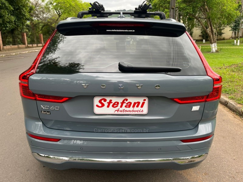 XC60 2.0 T8 RECHARGE PLUS AWD HIBRIDO 4P AUTOMÁTICO - 2023 - FELIZ