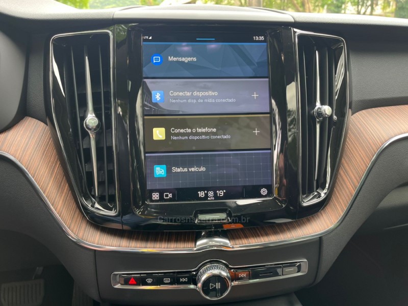 XC60 2.0 T8 RECHARGE PLUS AWD HIBRIDO 4P AUTOMÁTICO - 2023 - FELIZ