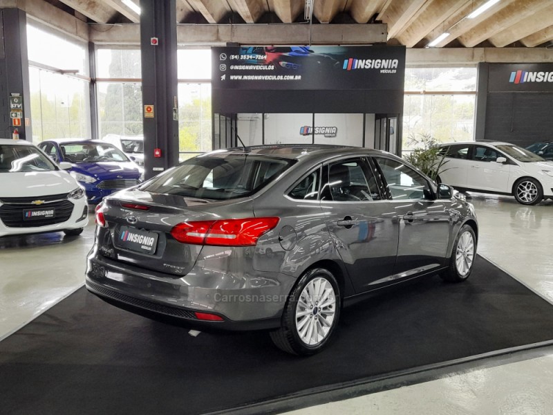 FOCUS 2.0 TITANIUM FASTBACK 16V FLEX 4P AUTOMÁTICO - 2016 - CAXIAS DO SUL