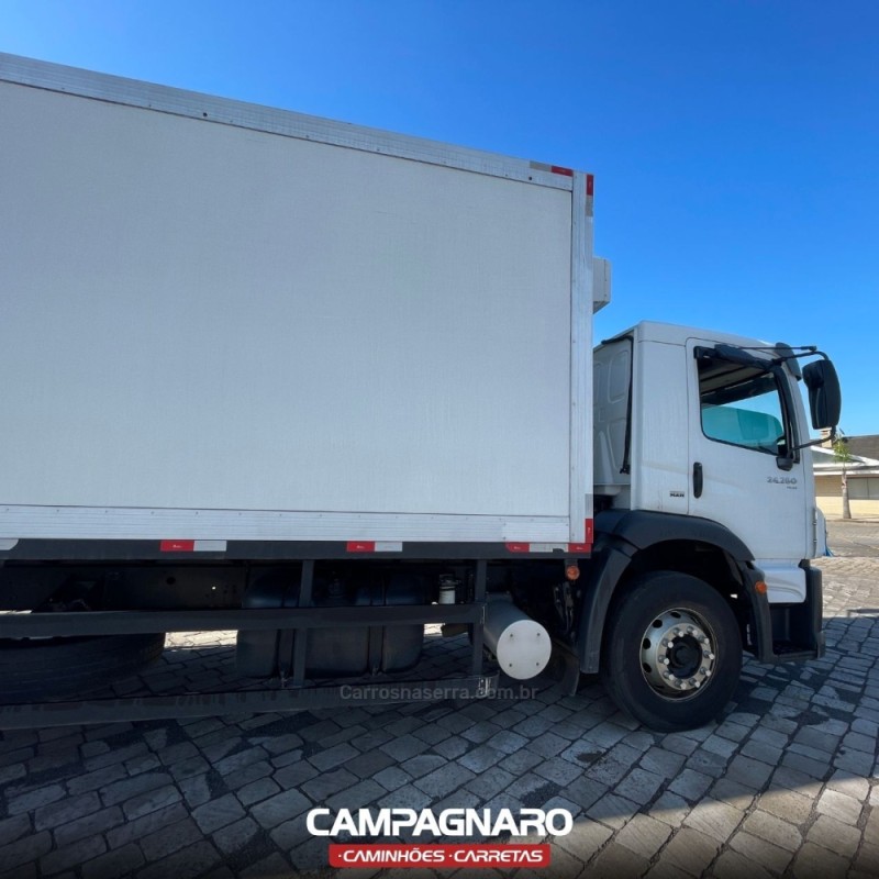 24-280 E CONSTELLATION 6X2 - 2020 - VACARIA