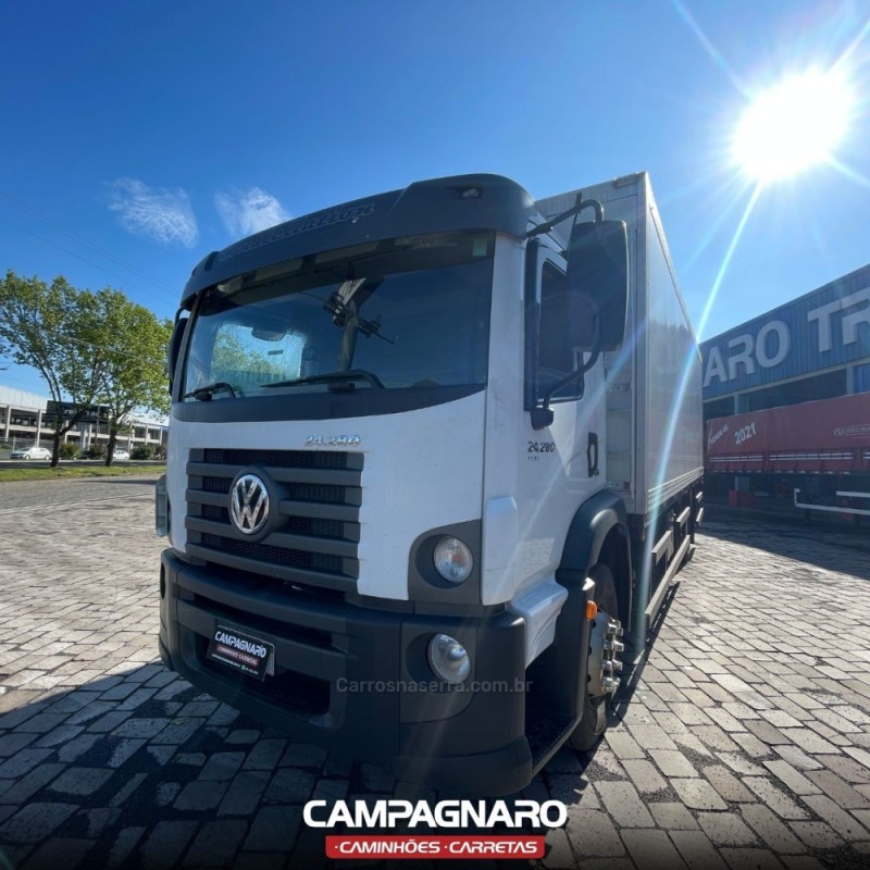 24-280 E CONSTELLATION 6X2 - 2020 - VACARIA