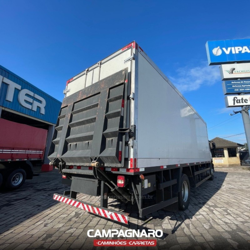24-280 E CONSTELLATION 6X2 - 2020 - VACARIA