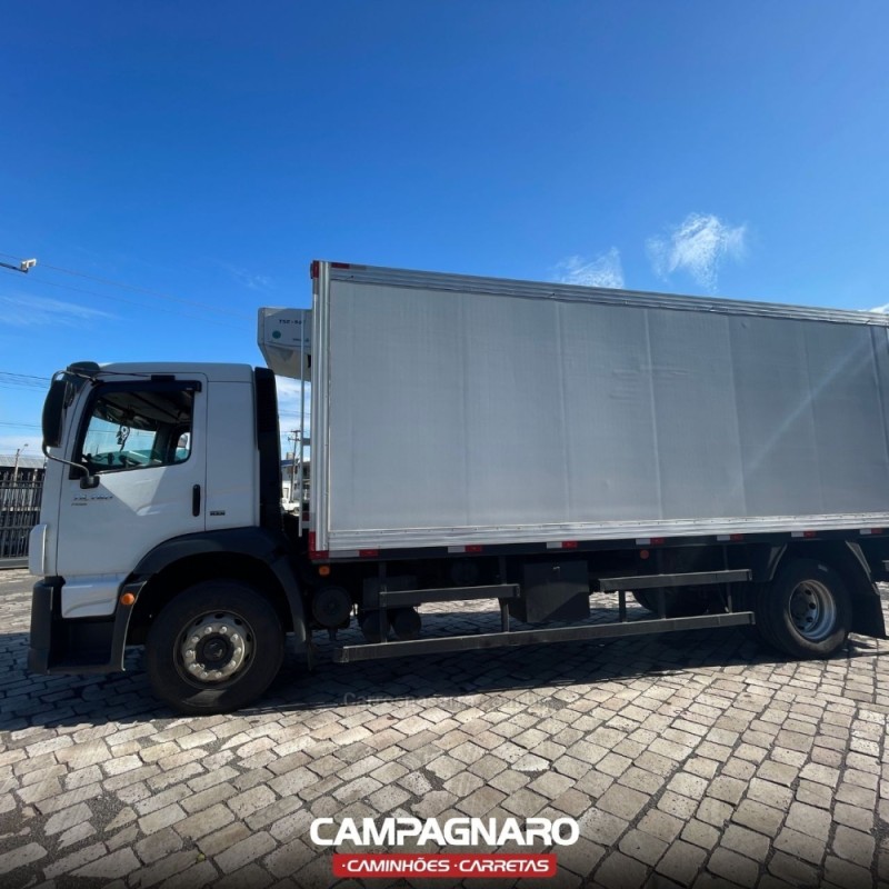 24-280 E CONSTELLATION 6X2 - 2020 - VACARIA