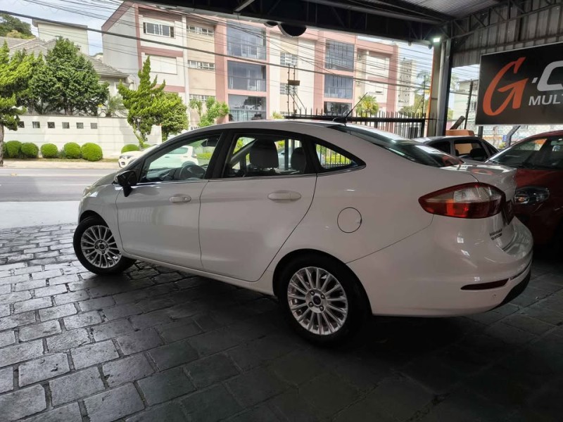 FIESTA 1.6 TITANIUM SEDAN 16V FLEX 4P AUTOMÁTICO - 2015 - CAXIAS DO SUL