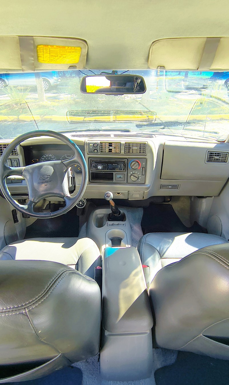 S10 2.5 DELUXE 4X4 CD 8V DIESEL 4P MANUAL - 1999 - FARROUPILHA
