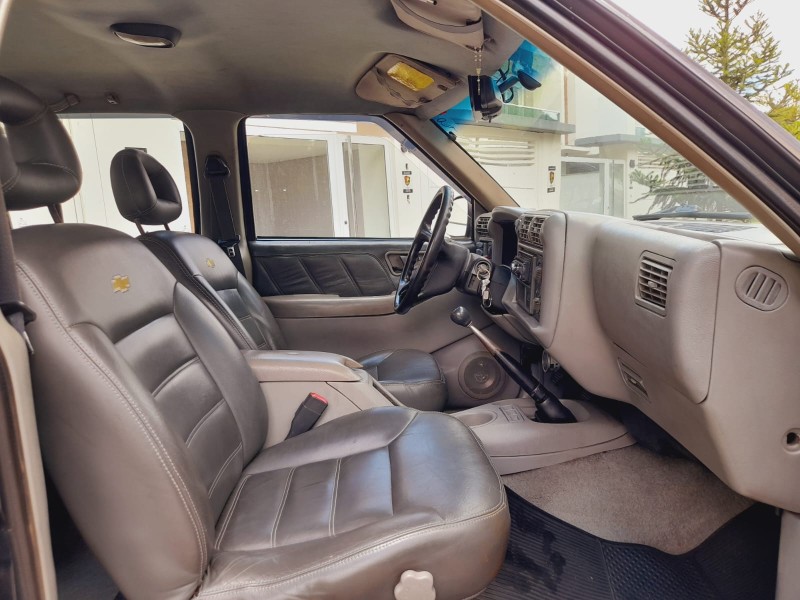 S10 2.5 DELUXE 4X4 CD 8V DIESEL 4P MANUAL - 1999 - FARROUPILHA