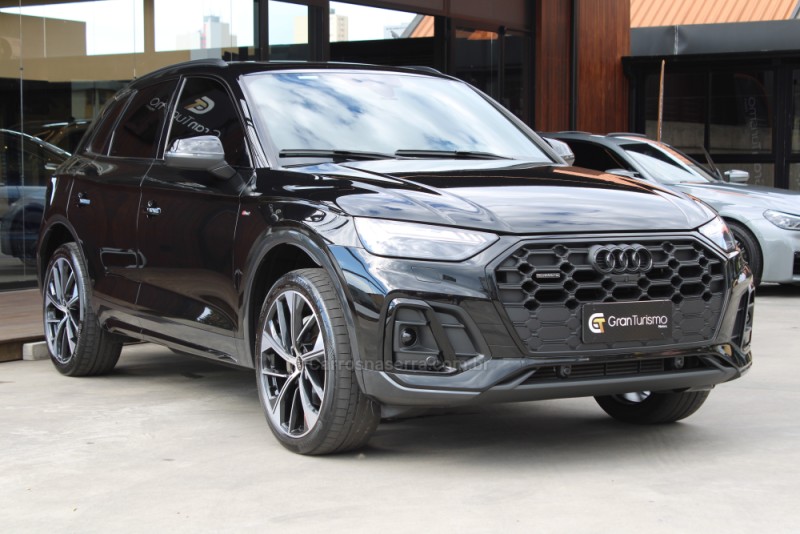 Q5 2.0 TFSI S LINE BLACK QUATTRO S TRONIC GASOLINA 4P - 2025 - CAXIAS DO SUL