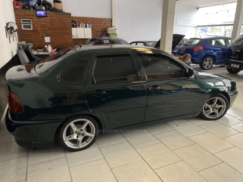 POLO 1.8 MI CLASSIC SEDAN 8V GASOLINA 4P MANUAL - 1999 - CAXIAS DO SUL