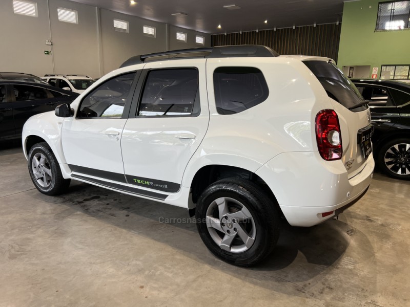DUSTER 2.0 TECH ROAD II 4X2 16V FLEX 4P AUTOMÁTICO - 2015 - CAXIAS DO SUL