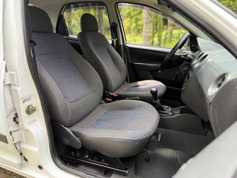 CELTA 1.0 MPFI SPIRIT 8V FLEX 4P MANUAL - 2007 - CARLOS BARBOSA