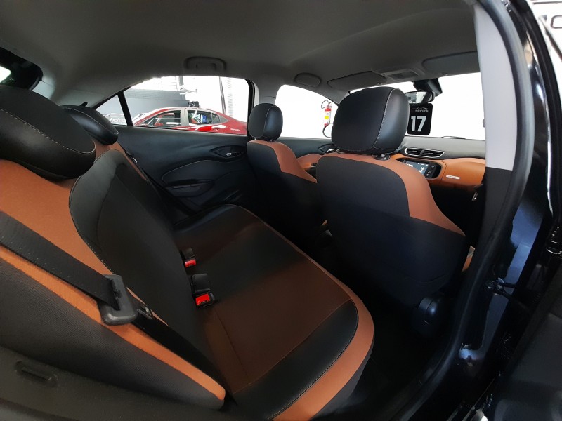 ONIX 1.4 MPFI ACTIV 8V FLEX 4P MANUAL - 2017 - ERECHIM