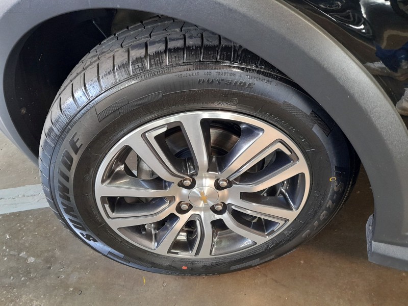 ONIX 1.4 MPFI ACTIV 8V FLEX 4P MANUAL - 2017 - ERECHIM