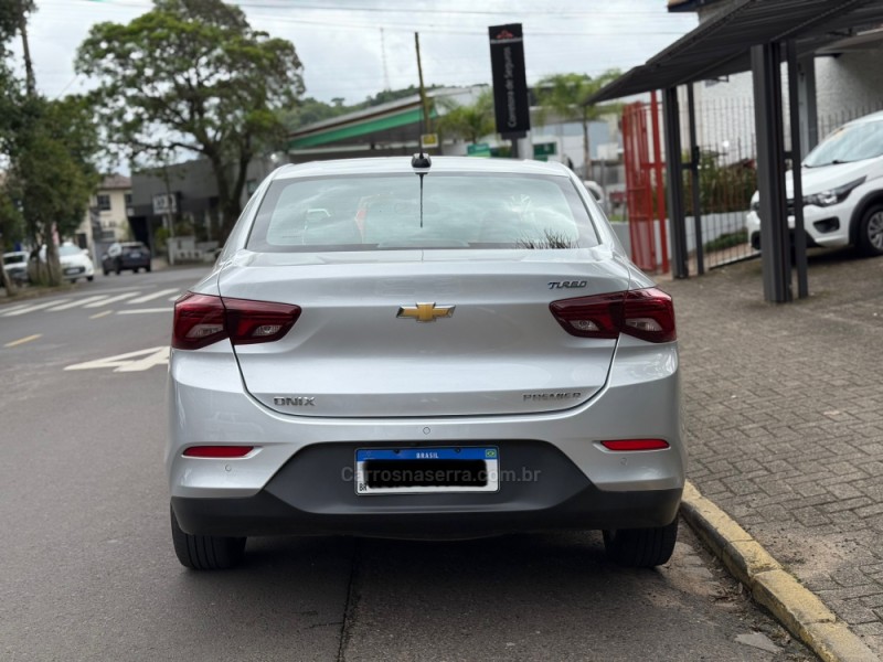 ONIX 1.0	PREMIER PLUS 12V TURBO FLEX 4P AUTOMÁTICO - 2021 - PAROBé