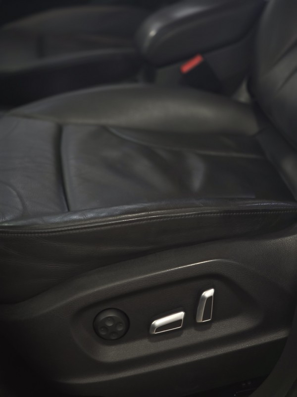 Q3 1.4 TFSI AMBIENTE GASOLINA 4P S TRONIC - 2017 - CAXIAS DO SUL