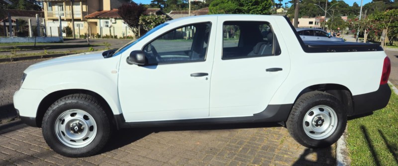 OROCH 1.6 16V EXPRESSION FLEX 4P MANUAL - 2022 - CANELA