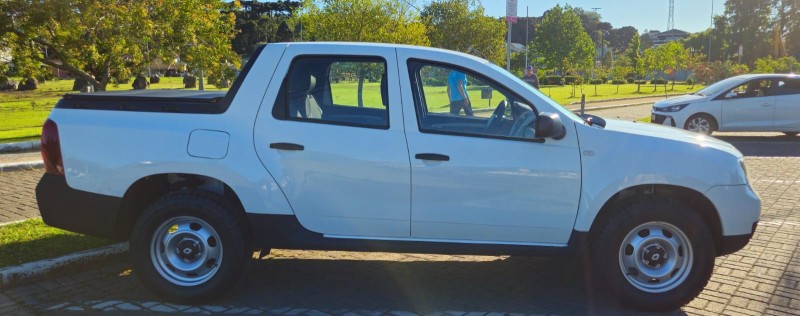 OROCH 1.6 16V EXPRESSION FLEX 4P MANUAL - 2022 - CANELA