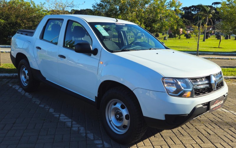 OROCH 1.6 16V EXPRESSION FLEX 4P MANUAL - 2022 - CANELA