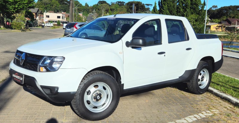 OROCH 1.6 16V EXPRESSION FLEX 4P MANUAL - 2022 - CANELA