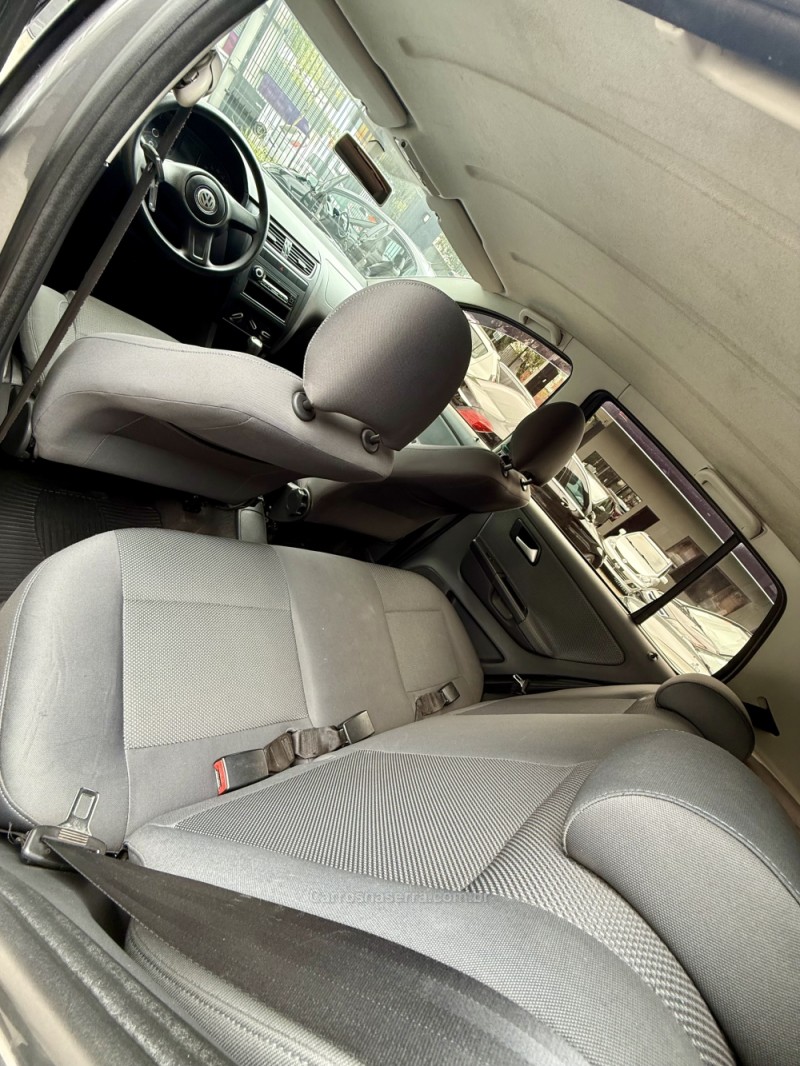 FOX 1.0 MI 8V FLEX 4P MANUAL - 2011 - CAXIAS DO SUL