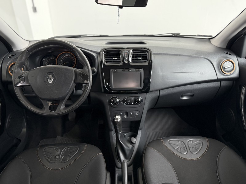 SANDERO 1.6 STEPWAY 8V FLEX 4P MANUAL - 2016 - CAXIAS DO SUL