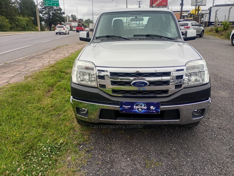 RANGER 2.3 XLT 16V 4X2 CD GASOLINA 4P MANUAL - 2011 - FARROUPILHA