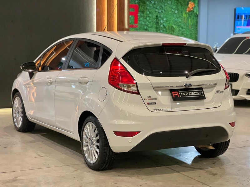 FIESTA 1.6 TITANIUM HATCH 16V FLEX 4P AUTOMÁTICO - 2015 - NOVO HAMBURGO