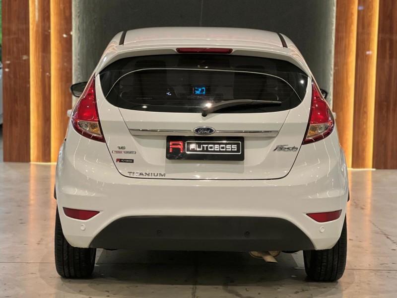 FIESTA 1.6 TITANIUM HATCH 16V FLEX 4P AUTOMÁTICO - 2015 - NOVO HAMBURGO