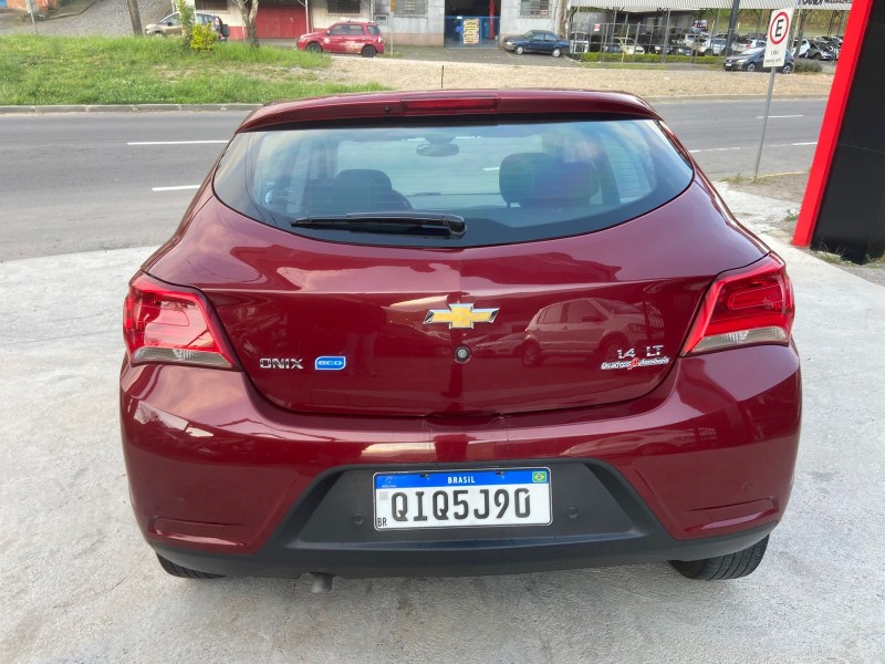 ONIX 1.4 MPFI LT 8V FLEX 4P MANUAL - 2018 - CAXIAS DO SUL